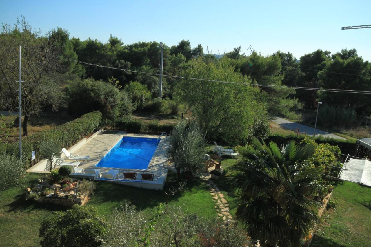 Apartments With A Swimming Pool Pula - 7356 Exterior foto